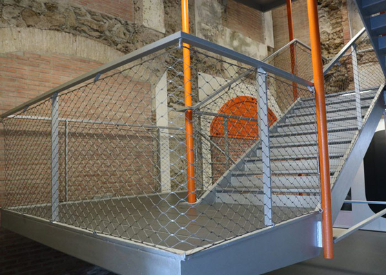 Maglia eccellente SS304 della scala del fermaglio di flessibilità 2,0 foro del cavo 50x50 millimetri di millimetro