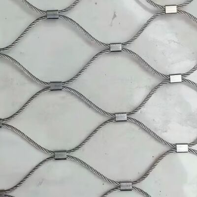 Facile da installare X Tend Cable Mesh Offre opzioni di gestione versatili del cavo