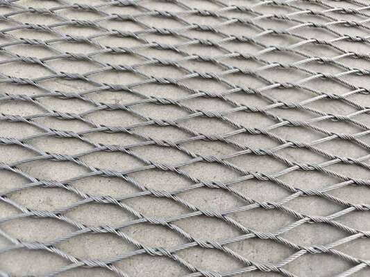 Lunghezza di rotolamento 30m Apertura di rete di filo aviario 30mm x 30mm Maglia resistente progettata per recinti per uccelli e protezione aviaria