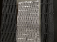 Maglia con ghiera in puntali senza soluzione di continuità